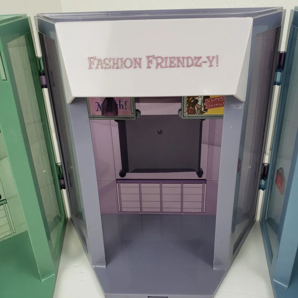 Lil Bratz Fashion Mall Playset Funk Out, Kiss & Make Up, Fashion Friend-z 2003